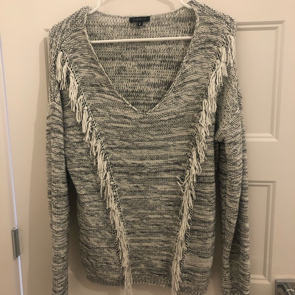 Cute sweater - Picture 2 of 3